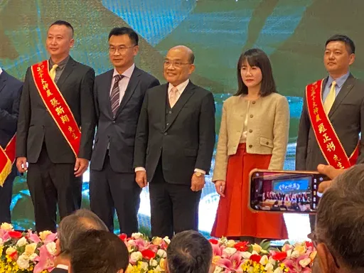 蘇揆稱守住非洲豬瘟全民才有肉吃挨轟造謠 陳吉仲舉3豬病戰績駁口水戰