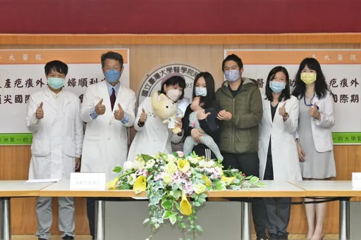 剖腹產媽媽很拚!她疤痕外孕賭命生女 台大群醫神手保子宮揚名國際