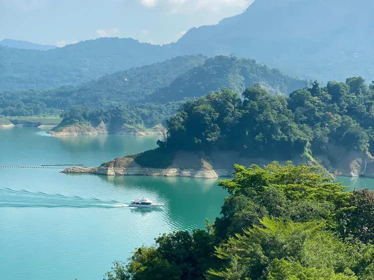 曾文水庫風光明媚。嘉縣府提供