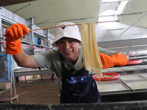 女學生外食忘記帶錢鞠躬道歉 黃鐙輝自招吃霸王餐「欠了一輩子」