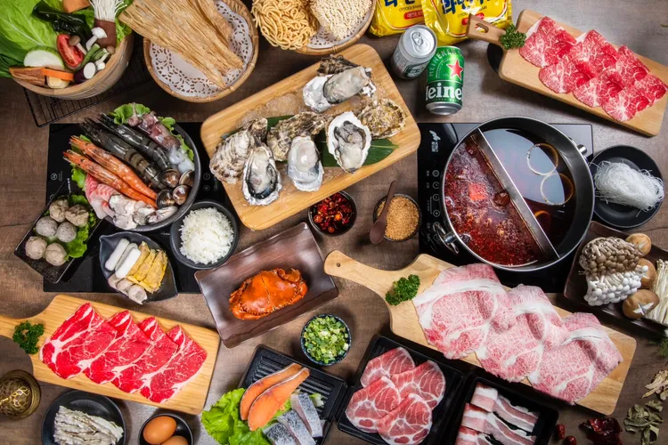 上官木桶鍋「瑞兔生風外帶餐」售價6,688元。觀光局提供