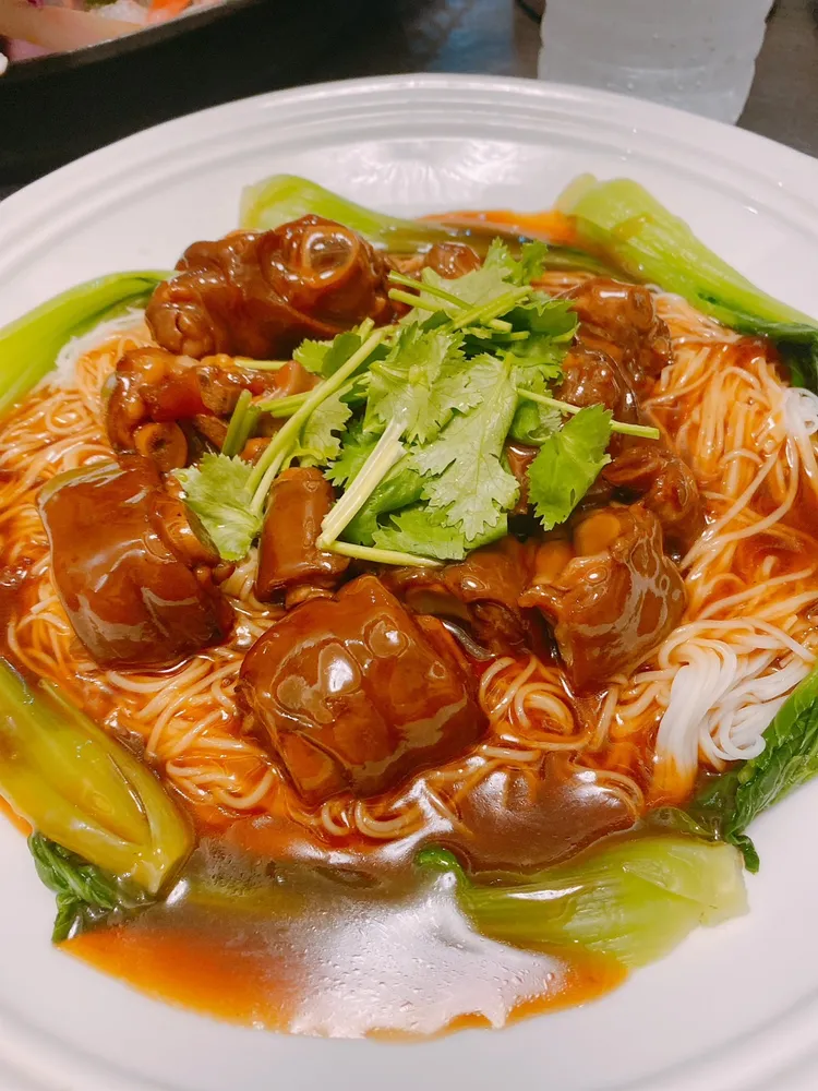 福壽海鮮餐廳超值6人饗宴售價4,888元。觀光局提供