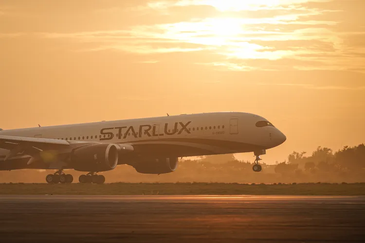 A350-900共有4艙等，4席頭等艙、26席商務艙、36席豪華經濟艙及240席經濟艙，共306個座位。星宇航空提供