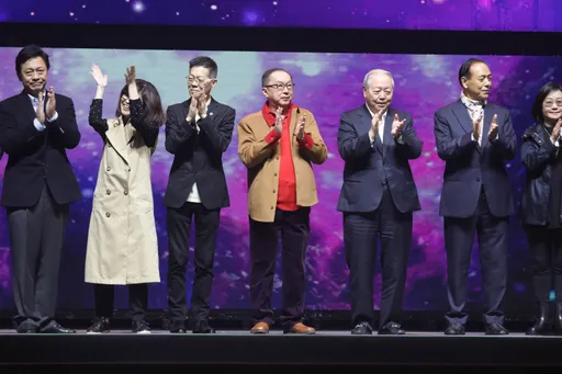 員工嗨翻！廣達集團尾牙席開逾千桌　最大獎抽30萬現金