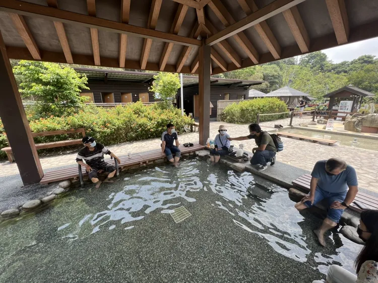 寶來溫泉品質優良，歷史久遠，泡湯加賞花，是新春最佳踏青去處。侯昌騰攝