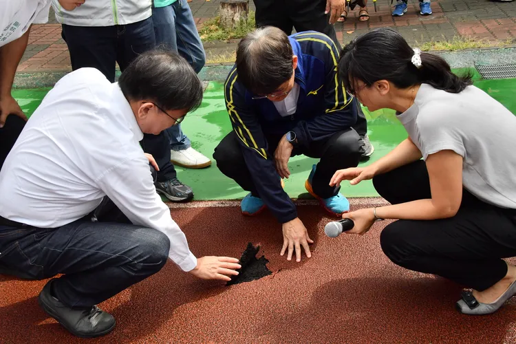 立委劉櫂豪視察台東偏鄉小學基本設施。劉櫂豪立委辦公室提供
