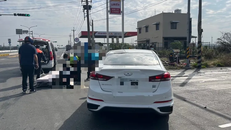 肇事謝男自述撞車原因是為撿掉落物品。民眾提供