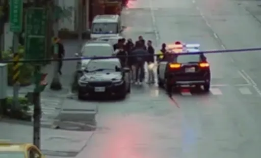 一言不和上演全武行 新店父子大過年發酒瘋互毆