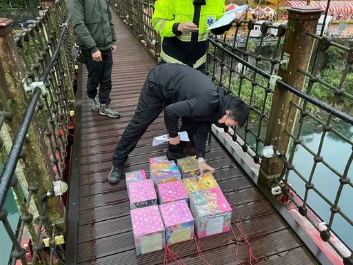 新北烏來300秒跨年煙火秀　消防隊待命警戒維護安全
