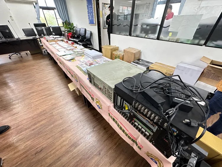警方查扣相關證物。林泊志攝