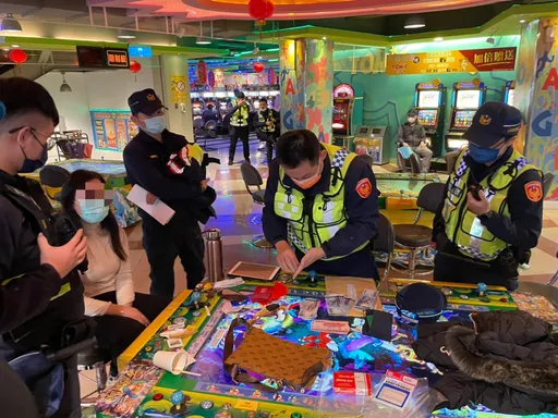 合法掩護非法!宜蘭檢警蒐證半年 藉年關宣導智取賭博電玩店