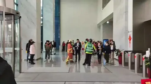 新莊高價吃到飽餐廳樓下竄火 新北消防馳援安全疏散85人