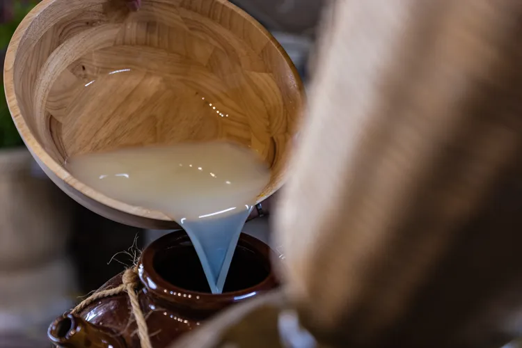 紀念酒以出力釀傳統阿美族傳統釀造工法釀成。知本老爺提供