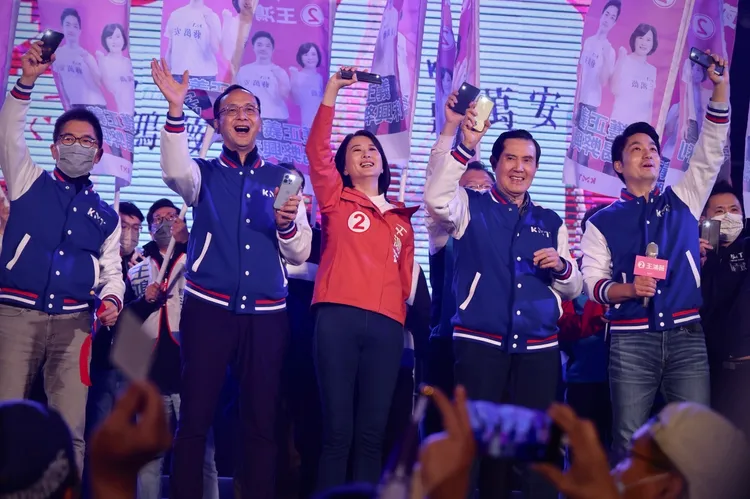 藍營大咖現身站台。林林攝