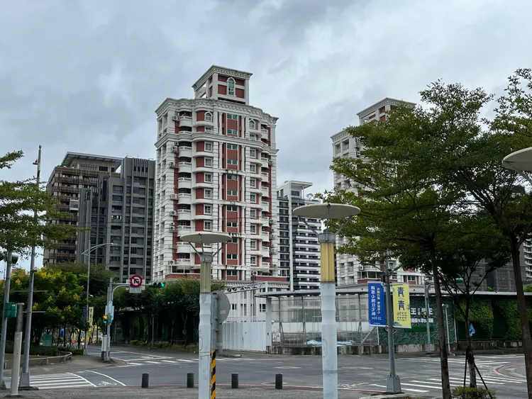 新北市去年Q3房價指數整體上揚，但新成屋、開發區房價指數呈現微跌。楊明峰攝