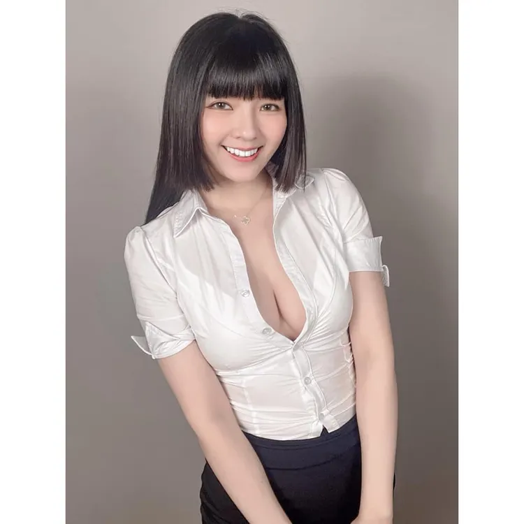 她也常臉書分享自己辣照。引自田慎節臉書