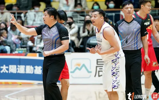 輸球輸到火氣大！前總仔蘇翊傑怒嗆蘇奕晉　吞球員身份第一個T