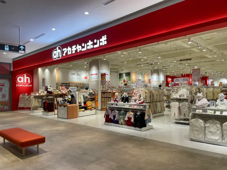 打造全台最大、占地277坪旗艦空間的阿卡將本舖就在台中三井LaLaport。曾仲葳攝