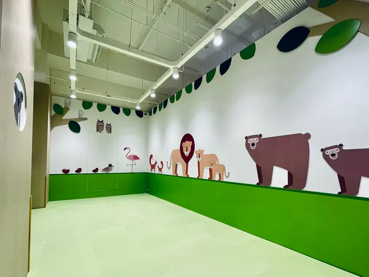 阿卡將本舖LaLaport店打造全台首創的「微笑活動室」，未來將舉辦各類型媽媽教室及嬰兒活動。曾仲葳攝