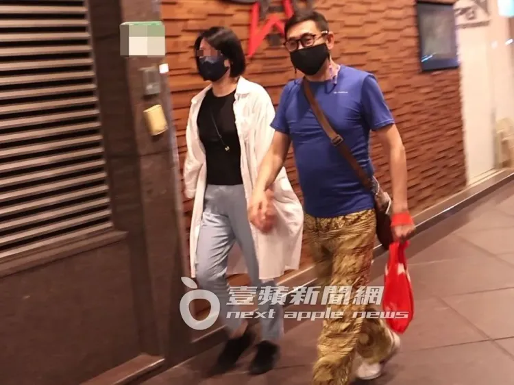 宋少卿酒駕後去年9月曾被《壹蘋》拍到（右）跟短髮輕熟女一起來到基隆路的舞蹈教室。特勤中心攝