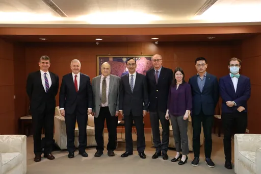 朱立倫會見哈佛訪團！　親曝主流民意喊「國民黨是兩岸最佳解方」