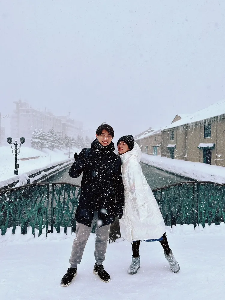 賴慧如與男友在雪地中留下幸福的合影。賴慧如提供