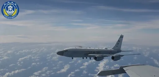 解放軍公布30秒影片！反控美軍機逼近「危險擠壓」顛倒黑白