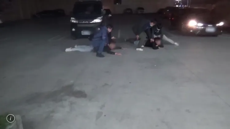 警方逮捕二嫌。警方提供