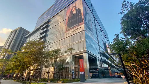 走春趣|百貨內喜見極地動物成打卡熱點 宏匯廣場雙人來回機票等你抽