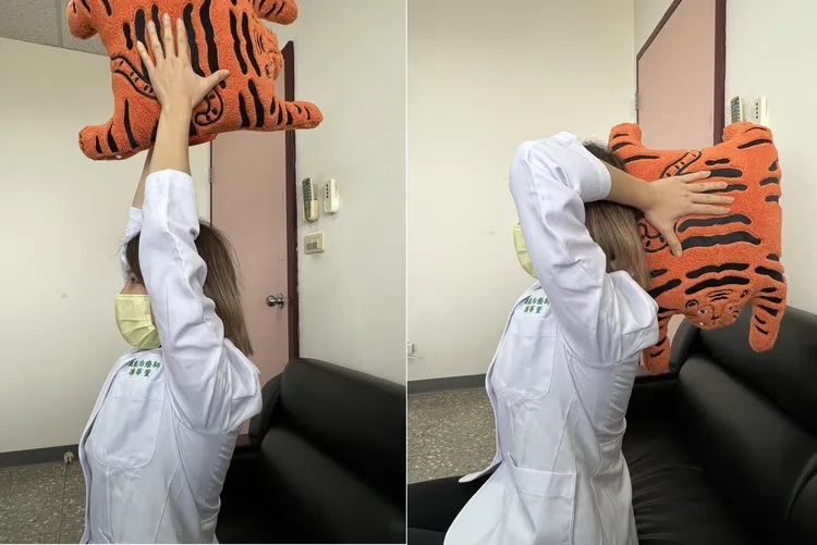 揮別掰掰肉─直立重物上舉。八里療養院提供