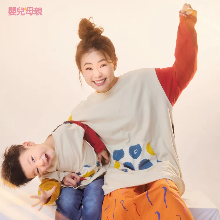 二伯(右)家庭與事業都享受其中。《嬰兒與母親》提供