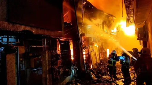 台中北區民宅大火 火勢猛烈!1女無生命跡象