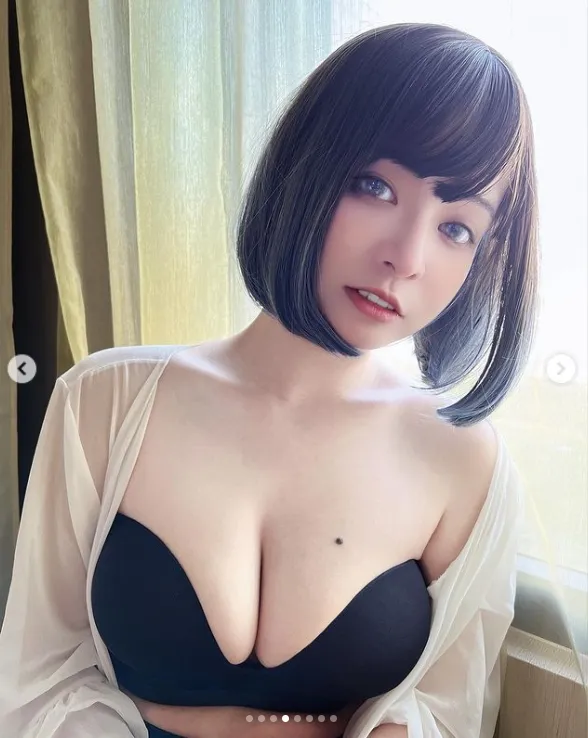 郭鬼鬼的「痣奶」是她個人標誌性的特徵。翻攝自郭鬼鬼IG