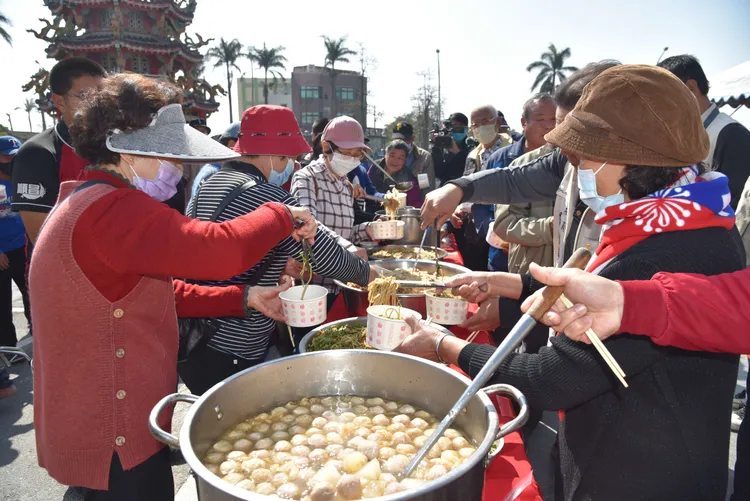 活動當天將準備許多美食，讓大家吃平安。縣府提供