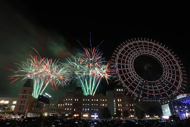 迎接2023麗寶煙火秀。張喆喜攝