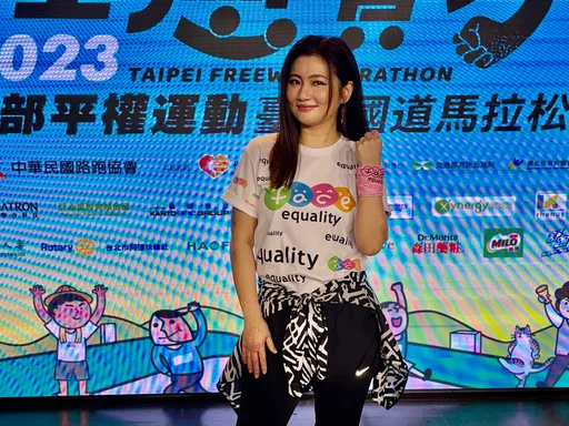 任家萱交往周年纪念竟忘男友送什么 预告Podcast合体时机