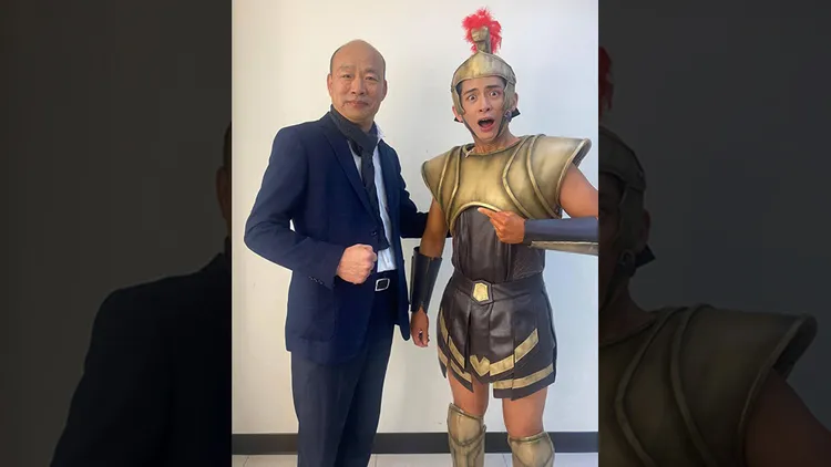 韓國瑜與主持人曾博恩。翻攝自韓國瑜臉書