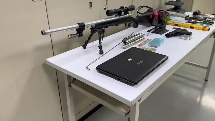 警方查扣的改造槍支及工具。中和警分局提供