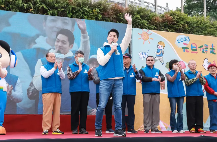 蔣萬安出席元旦健走。趙世平攝