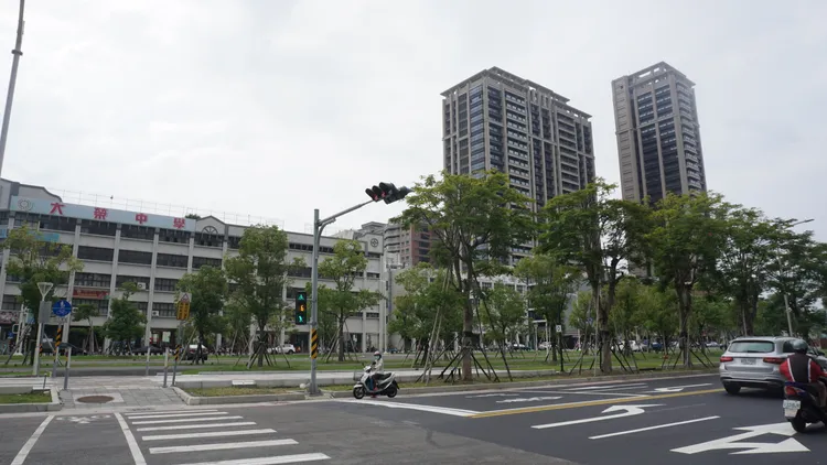 大坪數豪宅單價相對低，但購屋總價帶高。資料照片