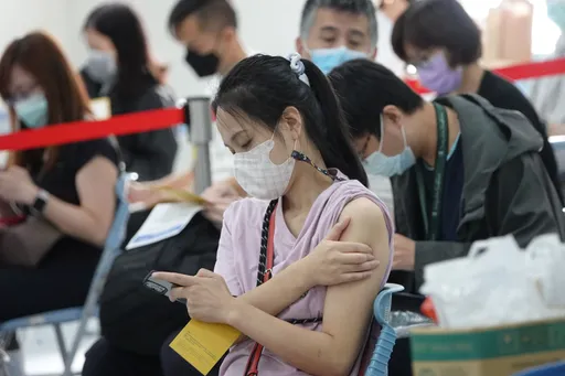 疫情海嘯月底襲來!高峰估逾4萬 北市明起開放7.3萬「秘密武器」安民心