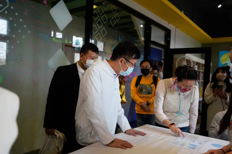 新媒材光纖布料解說。翻攝畫面