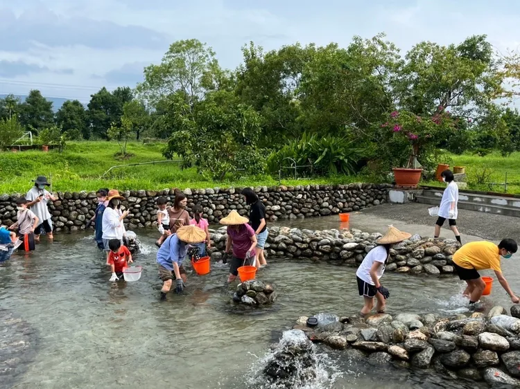 即日起至3/31預訂「理想包棟專案」，即贈送「小龍蝦食農遊程」，體驗花蓮壽豐在地鄉村文化行程，還可以抓小龍蝦。業者提供