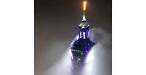 鄭明典分享「雲端上的101」 網酸:那裡不是禁航區嗎?