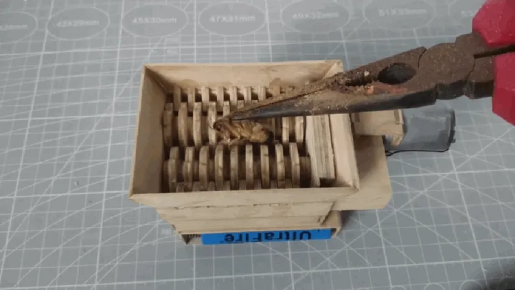 粉碎機。翻攝自《bilibili》