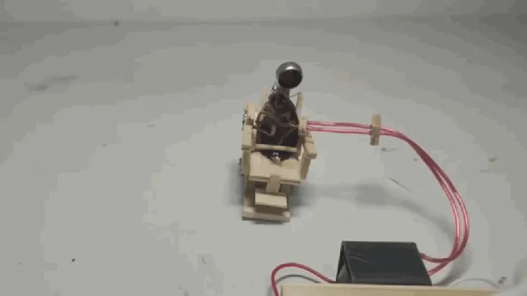 電椅。翻攝自《bilibili》