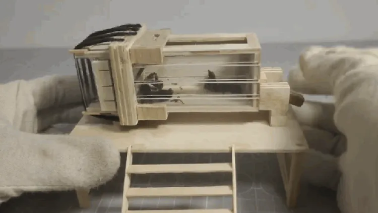 分解室。翻攝自《bilibili》