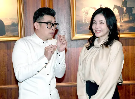 何如芸兒太帥國中妹出1千拉近距離 黃嘉千女兒變妹頭帶熱褲妞赴約