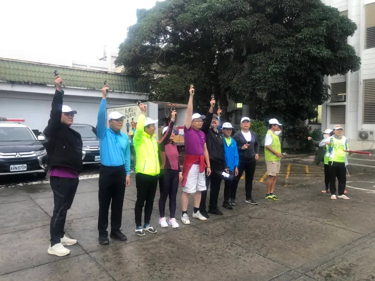 台灣盲人環台為公益路跑。大武分局提供