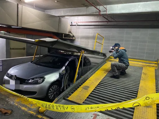 機械車位故障!71歲翁遭「攔腰夾」 無呼吸心跳緊急送醫